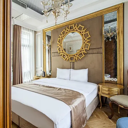 Gorgeous In Historic Mansion In Beylerbeyi *