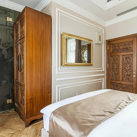 Gorgeous In Historic Mansion In Beylerbeyi * İstanbul