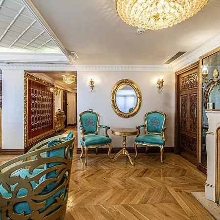 Gorgeous In Historic Mansion In Beylerbeyi *