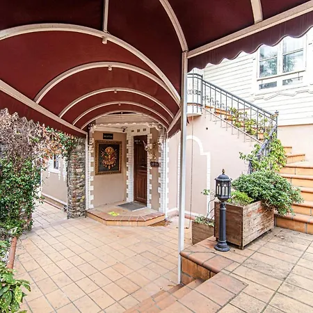 Gorgeous In Historic Mansion In Beylerbeyi * Стамбул